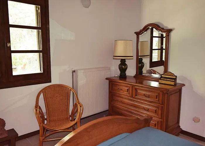 Seaside Villa In Alikes, Chalkida