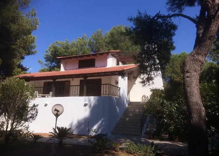 Seaside Villa In Alikes, Chalkida