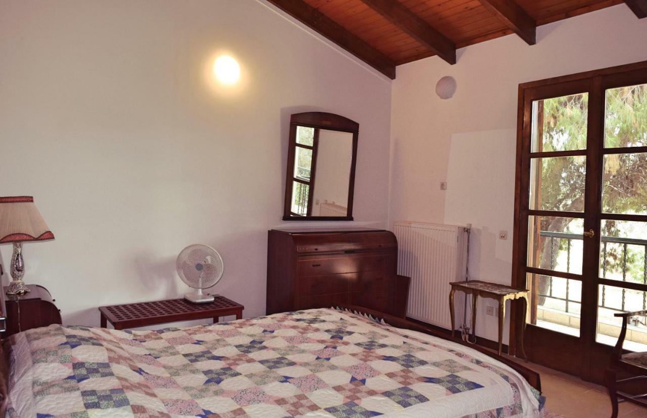 Seaside In Alikes, Chalkida Villa *
