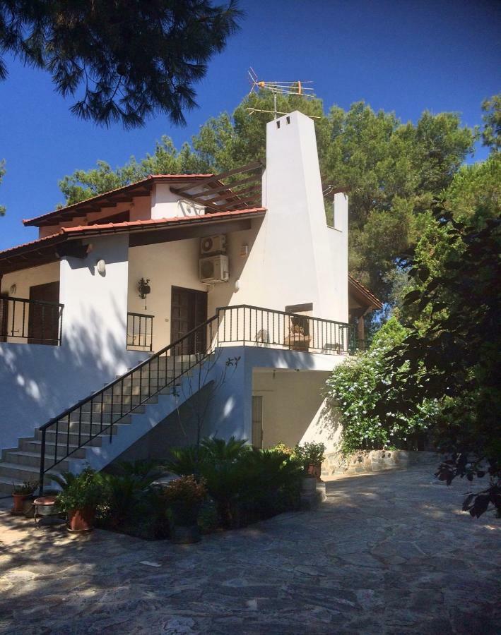 Seaside In Alikes, Chalkida Villa